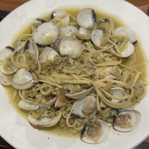 Linguine w White or Red Clam Sauce